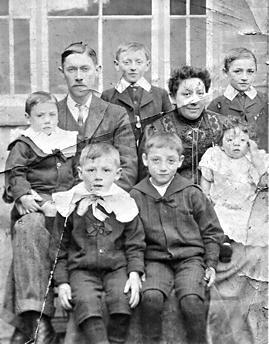 Hand Heart, Chas Bailey and family